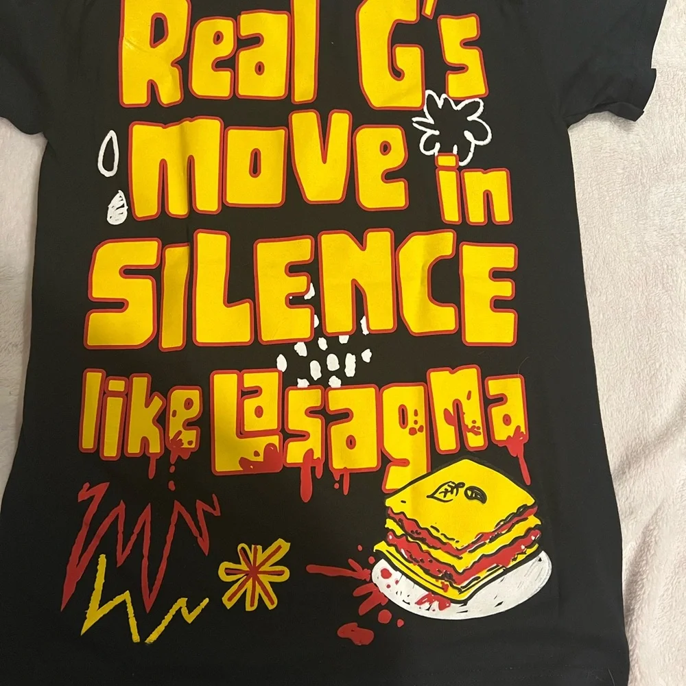 Lil weezy.  Black and Yellow Short Sleeve Tee with Cartoon Graphic - Picture 3 of 4